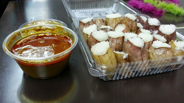 Món ăn này có tên Lemang periuk kera, là món ăn vặt yêu thích của khách du lịch khi tới Malaysia và cũng là di sản ẩm thực độc đáo của đất nước này.