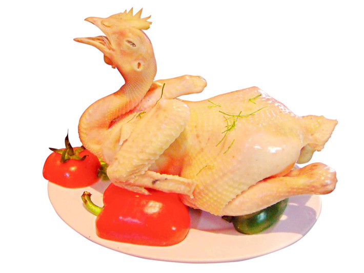 Nguyên liệu: gà 1 con, mật ong, đường, ngũ vị hương, nước mắm, dầu ăn, ớt, xả, tỏi… Ảnh: Biggreen.