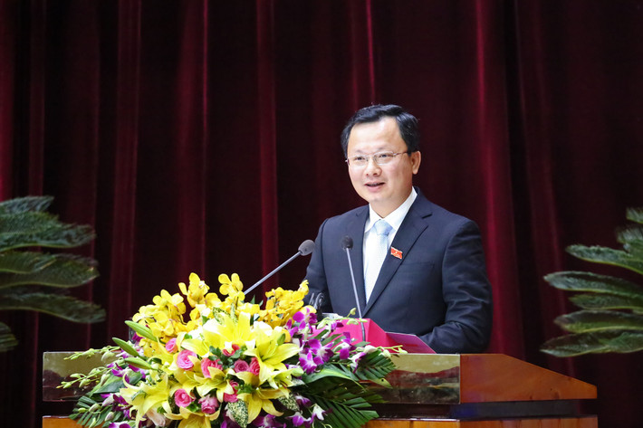 Ông Cao Tường Huy sinh 1973, quê quán tại xã Giao Tiến, huyện Giao Thủy, tỉnh Nam Định; trình độ chuyên môn Kỹ sư Xây dựng, Kỹ sư Quản trị doanh nghiệp, Thạc sĩ Quản trị kinh doanh, Tiến sĩ Kinh tế học; Cao cấp lý luận chính trị.