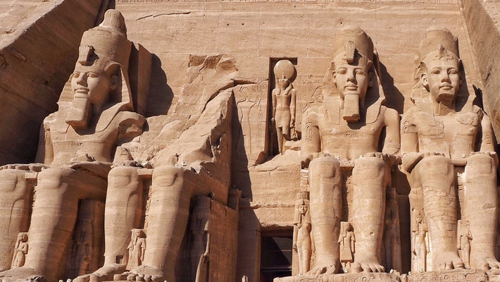 Ông hoàng giàu có và quyền lực nhất Ai Cập cổ đại được cho chính là pharaoh Ramses II. Nhiều chuyên gia đánh giá Ramses II sở hữu khối tài sản khổng lồ, lớn hơn bất cứ vị vua nào trong lịch sử Ai Cập.