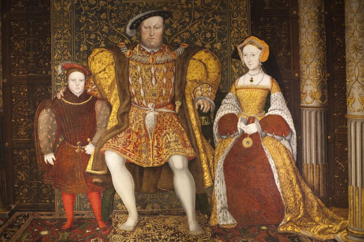 Sau khi xử tử hoàng hậu thứ hai, vua Henry VIII rơi vào lưới tình với Jane Seymour và nhanh chóng lập bà làm hoàng hậu. Cuối cùng, ông hoàng tai tiếng này cũng có con trai nối dõi ngai vàng.