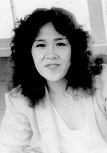 Sinh năm 1948 tại thành phố Matsuyama, tỉnh Ehime, bố mẹ Fukuda ly hôn từ khi nữ sát nhân còn nhỏ. Do người mẹ hoạt động trong ngành mại dâm nên Fukuda nhận thức rằng công việc duy nhất mà bản thân có thể làm là khiến các khách hàng nam hài lòng.