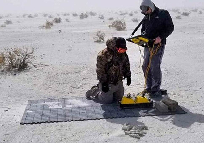 Thông qua phương pháp radar xuyên lòng đất mới (GPR), nhóm các nhà nghiên cứu thuộc Đại học Cornell ở Mỹ có cơ sở giãi mã bí ẩn về dấu chân "ma" có từ gần 12.000 năm trước.