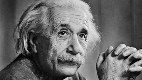 Vào tháng 1/1933, Einstein cùng nhiều nhà khoa học có mặt tại Viện Công nghệ California ở Pasadena, bang California (Mỹ) để nghe một loạt bài thuyết trình.
