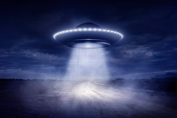 Trong những năm qua, công chúng Mỹ và thế giới dành nhiều sự quan tâm tới việc săn lùng UFO. Mặc dù Lầu Năm Góc từng tuyên bố đã dừng chương trình bí mật điều tra các vật thể bay không xác định nhưng hoạt động này vẫn được tiến hành.