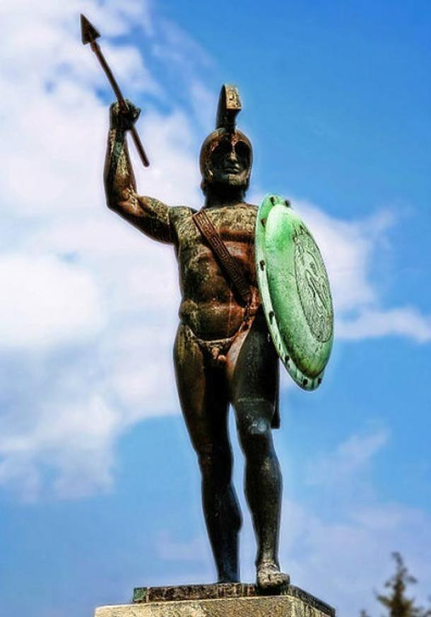 Leonidas là vị vua huyền thoại Sparta khi dẫn dắt 300 chiến binh tinh nhuệ đương đầu với đội quân hùng hậu 10.000 người của đế chế Ba Tư trong trận Thermopylae diễn ra vào năm 480 trước Công nguyên. Vua Leonidas và các chiến binh Sparta quyết chiến một mất một còn với quân địch.
