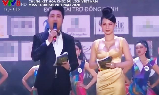 Trang phục của các MC khi dẫn chương trình đều được kiểm duyệt để không quá sexy.
