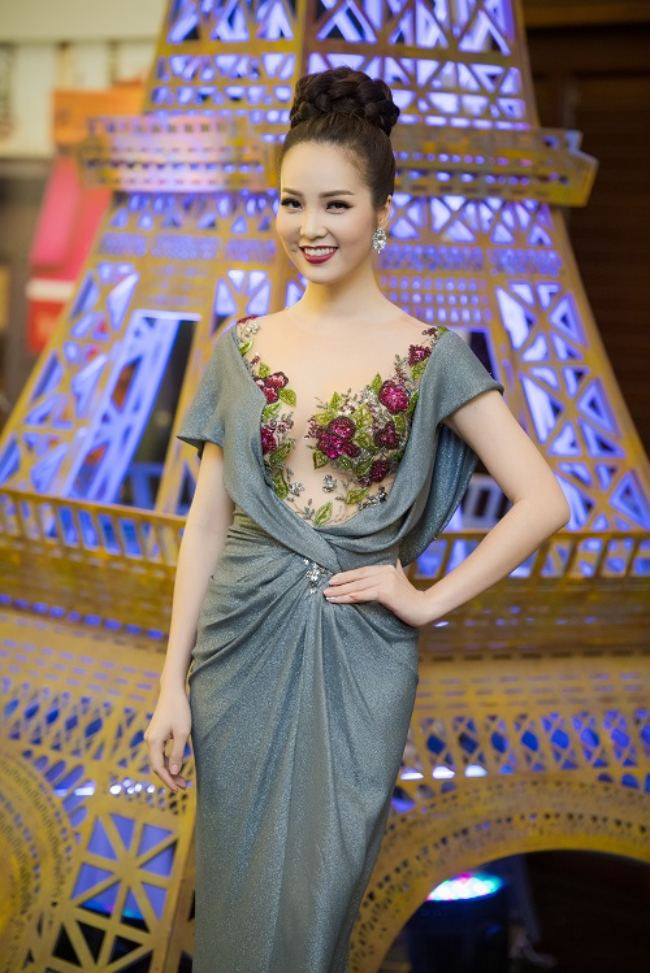 Với các chương trình sự kiện giải trí, các MC thoải mái hơn trong việc lựa chọn trang phục.