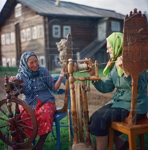 Mùa hè ngắn, mùa đông dài và khắc nghiệt cùng những con đường không thể đi qua dường như chỉ khiến mọi thứ quanh đây trở nên tồi tệ hơn.