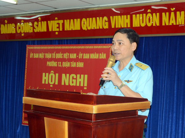 Ông từng học lái máy bay quân sự tại Liên Xô (cũ) giai đoạn 1985-1988. Sau đó, ông có nhiều năm công tác tại Trung đoàn 937, Sư đoàn 370, Quân chủng Phòng không - Không quân.