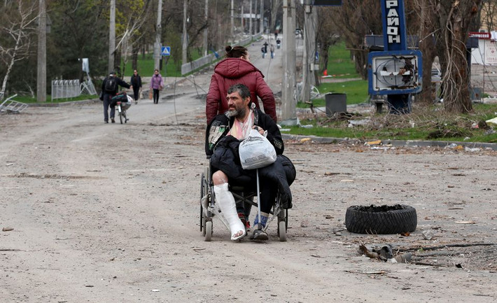 Mới đây, Ukraine đã đạt một thỏa thuận sơ bộ với Nga nhằm thiết lập một hành lang nhân đạo để sơ tán phụ nữ, trẻ em và người cao tuổi khỏi thành phố Mariupol trong ngày 20/4. Ảnh: Reuters.