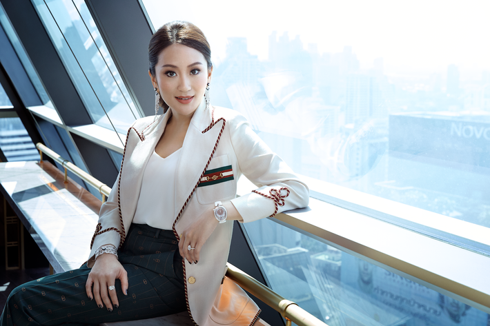 Phát biểu tại hội nghị 24/4, con gái út của cựu Thủ tướng Thái Lan nhắc lại lời kêu gọi người ủng hộ trao cho đảng Pheu Thai chiến thắng vang dội trong cuộc tổng tuyển cử sắp tới. Thái Lan dự kiến tổ chức tổng tuyển cử muộn nhất vào năm 2023.