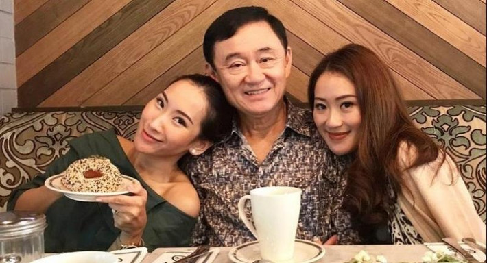 Paetongtarn cho biết cô rất thân thiết với bố và thường xuyên gặp ông, đồng thời tiết lộ cựu thủ tướng Thái Lan "rất mong trở lại đất nước một lần nữa". Sau nhiều năm sống lưu vong, ông Thaksin được tin là đang tìm cách trở lại chính trường. Ảnh: IT.