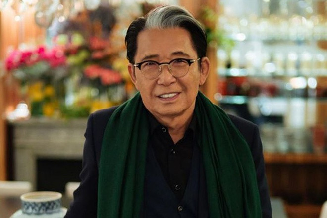 Sinh ngày 27/9/1939, tại Himeiji, Nhật Bản, nhà thiết kế thời trang Kenzo Takada là nhà sáng lập thương hiệu Kenzo. Vốn là một sinh viên ngành ngữ văn có niềm đam mê thời trang qua cuốn tạp chí của chị gái, Kenzo không ngại nghỉ học giữa chừng để ghi danh và trở thành sinh viên nam đầu tiên của ngành thiết kế của Đại học Bunka.