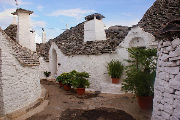 Với kiến trúc độc đáo, người dân sống trong ngôi nhà trulli vô cùng mát mẻ vào mùa Hè và ấm áp vào mùa Đông.