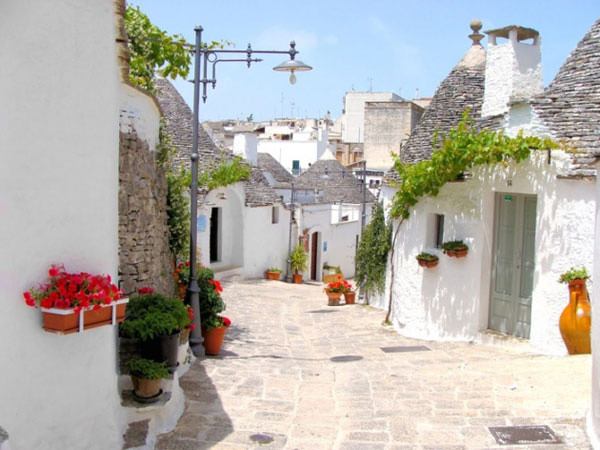Kỹ thuật xây dựng những căn nhà trulli được cho là có từ thời tiền sử. Người dân nơi đây lưu giữ những kỹ thuật này và sử dụng trong hàng trăm năm.