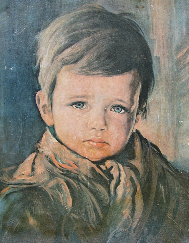 Họa sĩ Italy Bruno Amadio hay còn biết đến với nghệ danh Giovanni Bragolin nổi tiếng thế giới khi thực hiện loạt bức tranh có tên gọi "Cậu bé khóc" (The Crying Boy). Nhiều vụ hỏa hoạn xảy ra được cho là liên quan đến những bức tranh "bị nguyền" này.