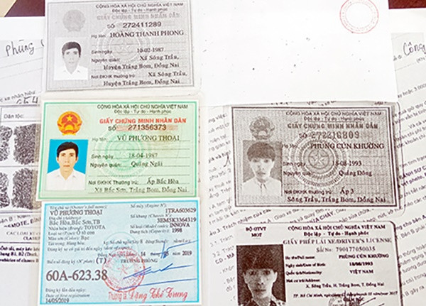 “Đánh sập” nhiều đường dây làm giấy tờ giả. Trong năm 2020, Công an tỉnh Đồng Nai cũng lật tẩy nhiều đường dây chuyên sản xuất làm giả các loại giấy tờ như vụ triệt phá cơ sở sản xuất giấy tờ giả tại xã Bàu Hàm 2 (huyện Thống Nhất) bắt giữ hai đối tượng cầm đầu Đỗ Phi Hồ (24 tuổi) và Đỗ Hồng Phúc (19 tuổi, em trai Hồ); phá đường dây chuyên sản xuất giấy tờ, biển số xe giả tại phường Phước Tân (TP.Biên Hòa)…