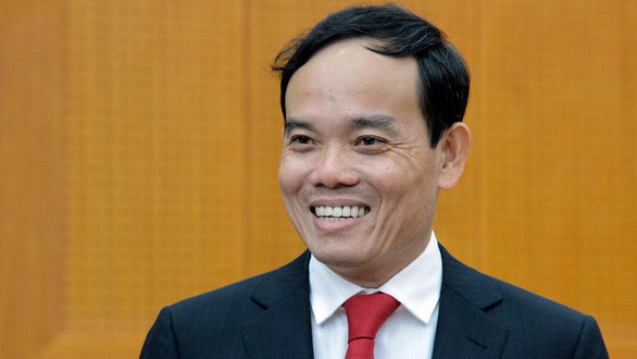 Ông Trần Lưu Quang sinh năm 1967, ở thị trấn Tràng Bảng, huyện Tràng Bảng, tỉnh Tây Ninh. Ông Trần Lưu Quang là kỹ sư cơ khí, thạc sĩ Quản lý công. Trước khi làm Bí thư Thành ủy Hải Phòng, ông Trần Lưu Quang đã trải qua nhiều vị trí, chức vụ.