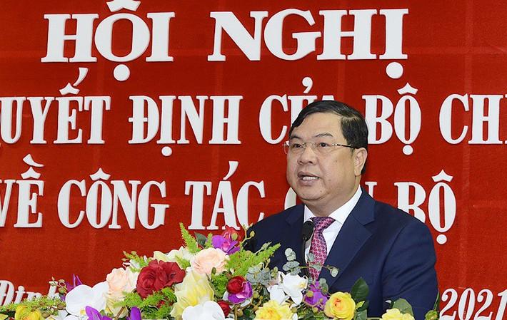 Ông Phạm Gia Túc sinh năm 1965, quê Nam Định. Trình độ chuyên môn: Thạc sĩ quản lý hành chính công, cử nhân kinh tế. Chức vụ Ủy viên Trung ương Đảng khóa XIII, Bí thư Tỉnh ủy Nam Định.