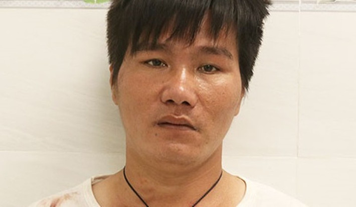 Nổ súng khống chế kẻ cầm dao tấn công công an. Ngày 1/5, Công an TP Nha Trang tạm giữ Nguyễn Văn Đen (SN 1982, phường Vĩnh Thọ) điều tra về hành vi chống người thi hành công vụ. Chiều 29/4, Đen cùng anh trai tên Trắng mang 2 dao đến công viên Ba Rừng thì bị tổ công tác phát hiện. Khi được yêu cầu bỏ hung khí, 2 đối tượng không chấp hành và đưa dao lên cổ dọa tự tử. Tổ công tác nổ súng để cảnh cáo, Đen điên cuồng tấn công buộc cảnh sát nổ thêm 2 phát súng trước khi khống chế đối tượng này.