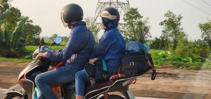 Nhưng với việc có con nhỏ thì đây là quãng đường di chuyển vất vả và mệt mỏi.