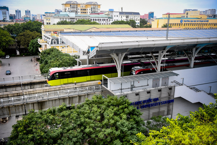 Dự án xây dựng tuyến đường sắt đô thị thí điểm, đoạn Nhổn - ga Hà Nội dài 12,5 km, đi qua 8 ga trên cao và 4 ga ngầm; trong đó, đoạn trên cao (Nhổn - Cầu Giấy) dài 8,5 km và đoạn đi ngầm (Cầu Giấy - ga Hà Nội) dài 4 km.