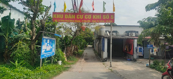 50 năm về trước, nhiều công nhân thuộc Công ty CP Cơ khí Xây dựng số 5 cùng gia đình đến khu tập thể cơ khí số 5 (thuộc tổ dân phố Nhuệ Giang, phường Tây Mỗ, quận Nam Từ Liêm, Hà Nội) sinh sống, với niềm hi vọng về chốn an cư mới.