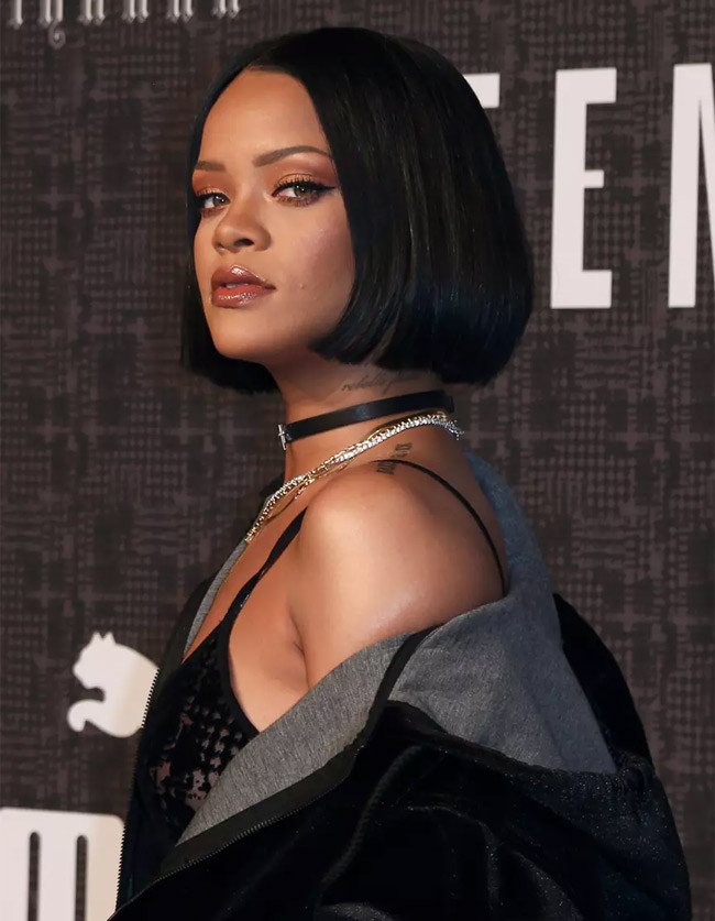 Đúng như dự đoán, Rihanna đã trở thành ngôi sao pop nóng bỏng nhất năm 2016. Ngoài sự nghiệp âm nhạc thăng hoa, Riri còn ra mắt hai bộ sưu tập thời trang do cô thiết kế, một bộ thiết kế với Puma và một bộ thiết kế giày Fenty. (Ảnh: The Richest)