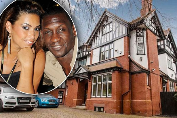 Tháng 9/2014, cựu sao Liverpool Emily Heskey và bà xã Chantelle rao bán biệt thự 6 phòng ngủ trị giá 2,6 triệu bảng nhưng đến nay vẫn chưa có người hỏi mua. Theo một chuyên gia bất động sản, biệt thự của sao bóng đá thường nằm ở khu phố đắt đỏ được mệnh danh là “tam giác vàng Cheshire”. Những căn nhà này rất khó bán và các sao chỉ có thể bán cho đồng nghiệp, những người có thu nhập tương xứng nhưng phần lớn các cầu thủ giờ chỉ thích thuê nhà ở do họ thường phải di chuyển cho các trận đấu.