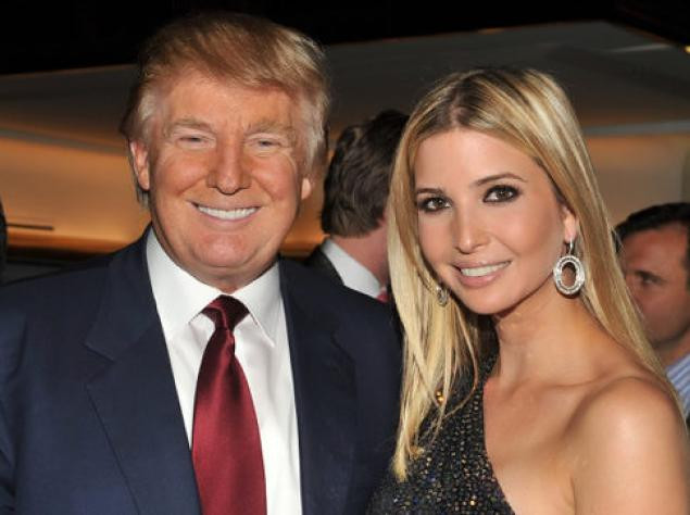 Ivanka, 32 tuổi, con gái ông trùm bất động sản Donald Trump (đứng ở vị trí 384 trong danh sách tỷ phú thế giới của Forbes với tài sản 4,1 tỷ USD) là cựu người mẫu. Cô đang làm việc cho tập đoàn The Trump Organization của gia đình và sở hữu thương hiệu thời trang Ivanka Trump của riêng mình.