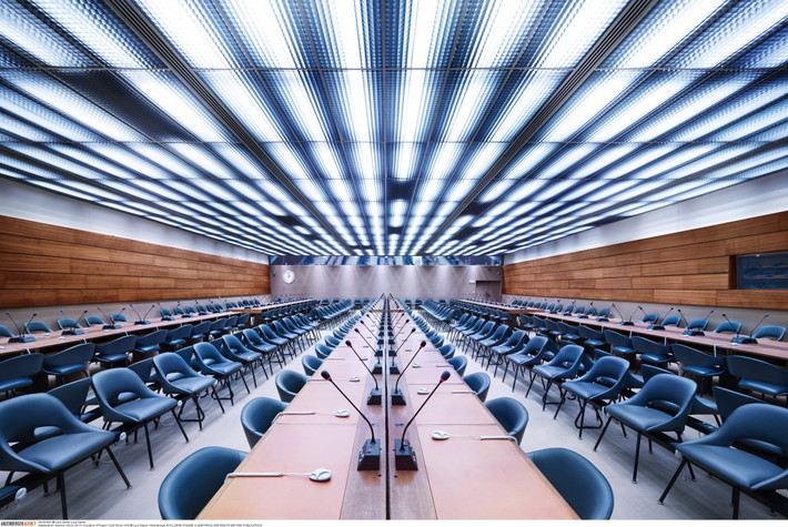 ăn phòng Liên Hiệp Quốc (United Nations Office) tại Geneva, Thuỵ Sĩ. Căn phòng rộng lớn này có thể chứa tới 260 người.