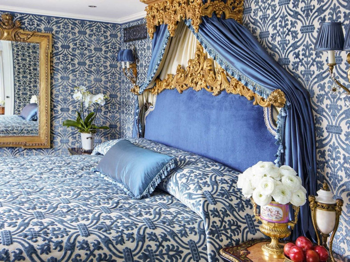 Sang trọng nhất trên tàu là phòng Hoàng Gia (Royal Suite) lộng lẫy.