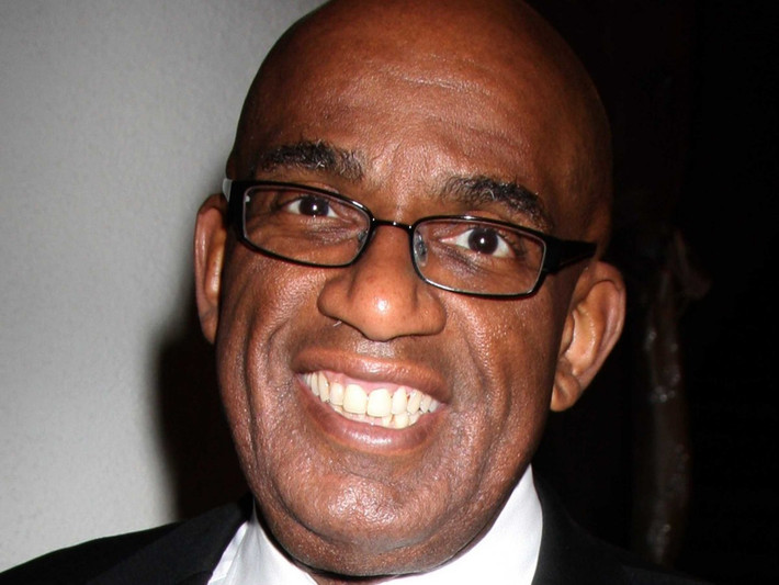 Bữa sáng của người dẫn chương trình dự báo thời tiết “Today” của Mỹ Al Roker là một ly sinh tố tổng hợp giàu protein. Trong khoảng tời gian từ 7h40-08h15, Roker thường uống một ly sinh tố gồm có bột protein, bột chất xơ, sữa hạnh nhân, hoa quả đông lạnh, gừng, và một chút mật hoa. Đôi khi, Roker còn thêm vào cốc sinh tố một chút bơ hạnh nhân.
