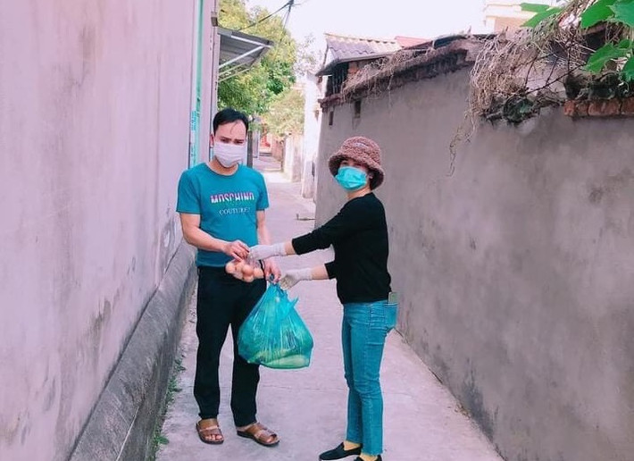 Đồng thời giúp họ vững tin để chung tay chống dịch COVID-19.