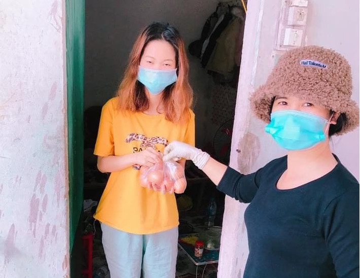 Theo thống kê của huyện Cẩm Giàng, toàn huyện hiện có hơn 8.000 công nhân lao động đang thuê trọ, trong đó chủ yếu là người ngoài tỉnh đến như Hà Giang, Sơn La, Cao Bằng, Bắc Kạn, Tuyên Quang… Số công nhân này tập trung chủ yếu ở các xã Cẩm Phúc, Tân Trường, Cẩm Điền, thị trấn Lai Cách… Ngoài ra, còn một số khác thuê trọ rải rác trên các xã, thị trấn của huyện Cẩm Giàng.