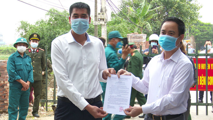 Tuy kết thúc phong tỏa, nhưng xã Yên Phú vẫn tiếp tục thực hiện nghiêm khuyến cáo của Bộ Y tế về công tác phòng, chống dịch bệnh và theo dõi, giám sát diễn biến tình hình dịch bệnh trên địa bàn.