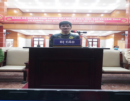 Chiều 24/2, Tòa án nhân dân huyện Bình Giang, tỉnh Hải Dương mở phiên tòa công khai xét xử đối với bị can Vũ Văn Tập (SN 1989. thôn Lý Dương, xã Vĩnh Hồng, huyện Bình Giang, tỉnh Hải Dương) về tội “Chống người thi hành công vụ” theo khoản 1 Điều 330 Bộ luật hình sự.
