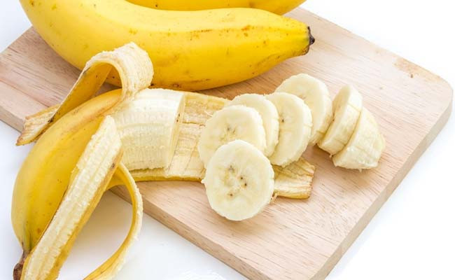 10. Chuối: Ăn chuối khi đói sẽ khiến lượng magie trong cơ thể đột ngột tăng cao. Điều này gây ảnh hưởng đến sự cân bằng của magie và canxi trong máu, dẫn đến nhiều vấn đề về sức khỏe như tình trạng các mạch máu tim bị ức chế.