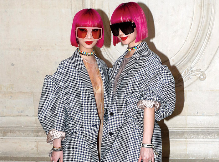 Cặp song sinh này từng catwalk cho Dolce & Gabbana, xuất hiện ở một chiến dịch của Valentino.