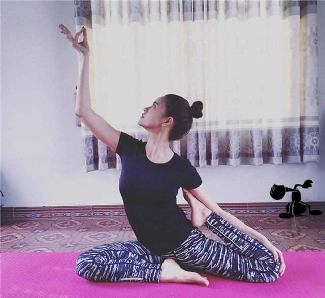 Ngoài việc chăm dưỡng da ở các spa đắt tiền, Trương Quỳnh Anh vẫn có những bí quyết dưỡng da tại nhà, vừa đơn giản lại tiết kiệm.
