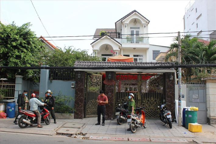 Trước đó, qua đấu tranh mở rộng, Công an Đồng Nai phát hiện đối tượng Lê Thanh Tú cùng vợ là Trần Thị Thanh Vân là Giám đốc và quản lý điều hành của Công ty TNHH Thương mại và Dịch vụ Vân Trúc đã mua xăng nhập lậu, xăng giả của Phan Thanh Hữu và Nguyễn Hữu Tứ (là các đối tượng cầm đầu trong Chuyên án 920G), sau đó phân phối ra thị trường để tiêu thụ.