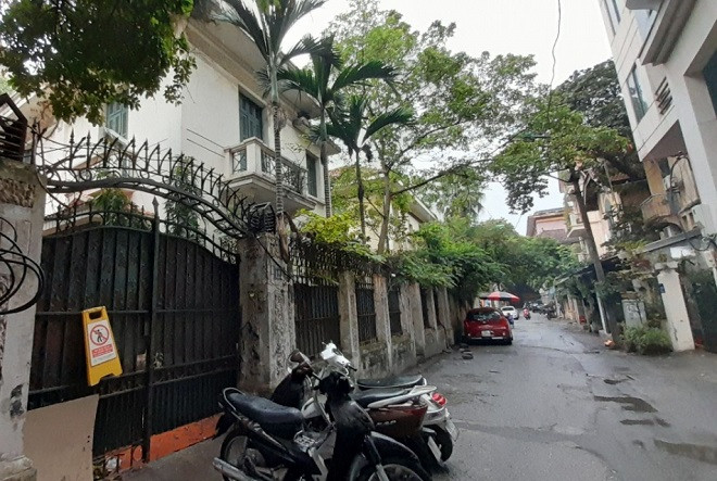 Đây là khu phố được xây dựng và quy hoạch theo kiến trúc Đông Dương với nhiều căn biệt thự được xây dựng từ trước năm 1954. Ảnh: VOV.
