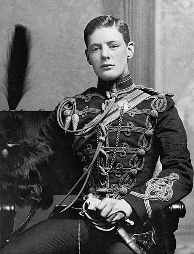 Hình ảnh thời trai trẻ của Thủ tướng Anh Winston Churchill.