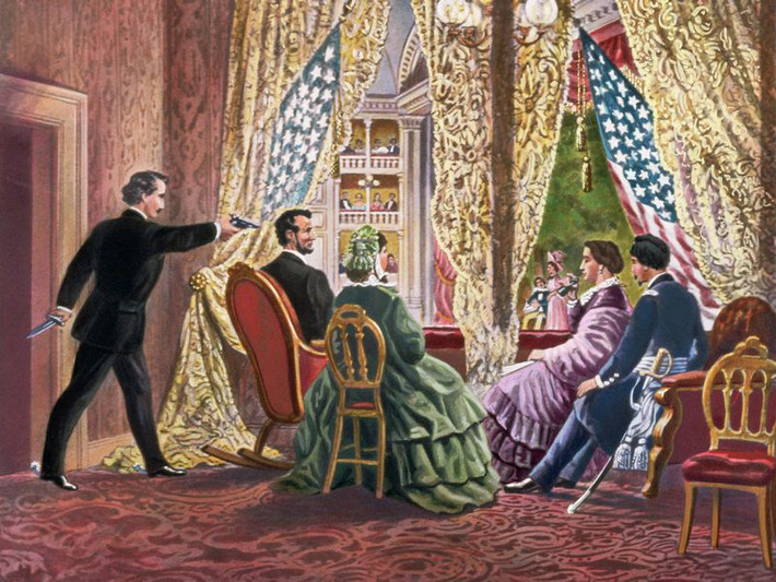 Theo đó, Tổng thống Lincoln là vị nguyên thủ quốc gia đầu tiên trong lịch sử Hợp Chủng quốc Hoa Kỳ thiệt mạng do bị ám sát khi đang tại nhiệm.