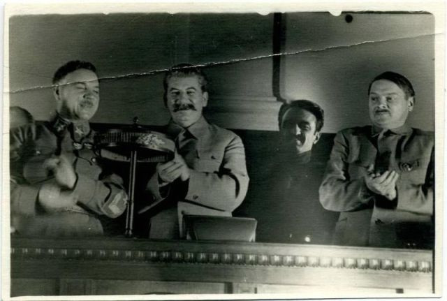 Sau khi kết thúc chiến tranh, Đảng Cộng sản Liên Xô do Stalin đứng đầu đã lãnh đạo nhân dân trong công cuộc tái thiết đất nước, đưa quốc gia ngày càng phát triển và trở thành cường quốc.