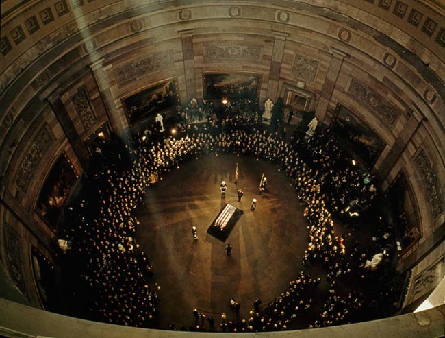 Tang lễ của Tổng thống Mỹ John F. Kennedy được tổ chức trọng thể tại thủ đô Washington.