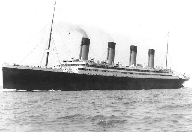 Tàu Titanic huyền thoại được mệnh danh là “không thể chìm” nhưng đã gặp thảm kịch kinh hoàng ngay trong chuyến hải hành đầu tiên.