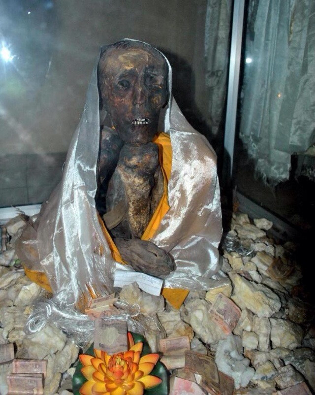 Theo kết quả nghiên cứu, xác ướp thiền sư Sangha Tenzin có niên đại khoảng 500 năm tuổi.