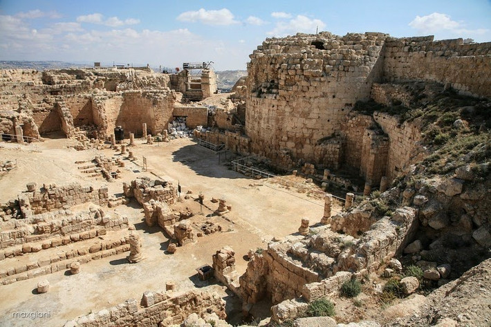 Một cống dẫn nước đặc biệt được dùng để dẫn nước từ khu vực Bethlehem đến pháo đài núi Herodium.
